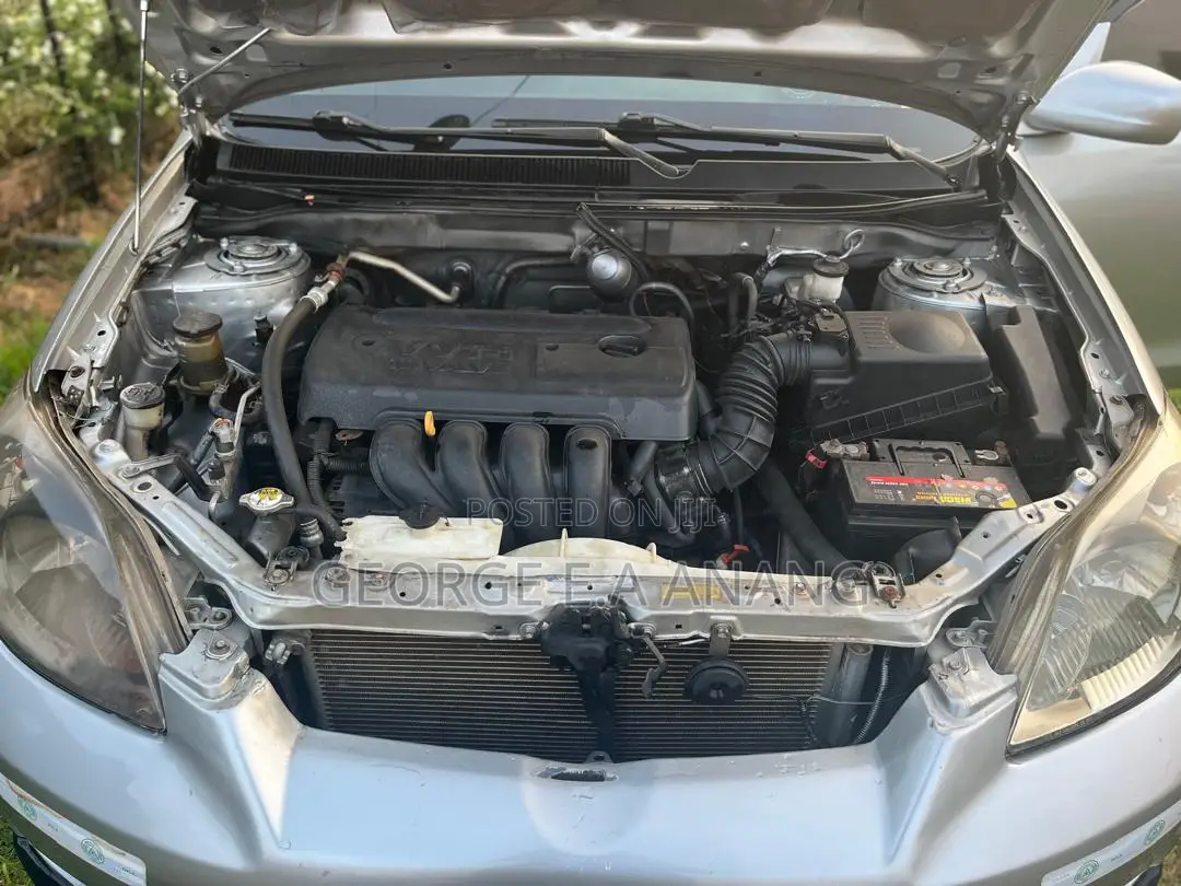 Toyota Matrix XR Hatchback FWD (1.8L 4cyl 4A) 2006 Silver