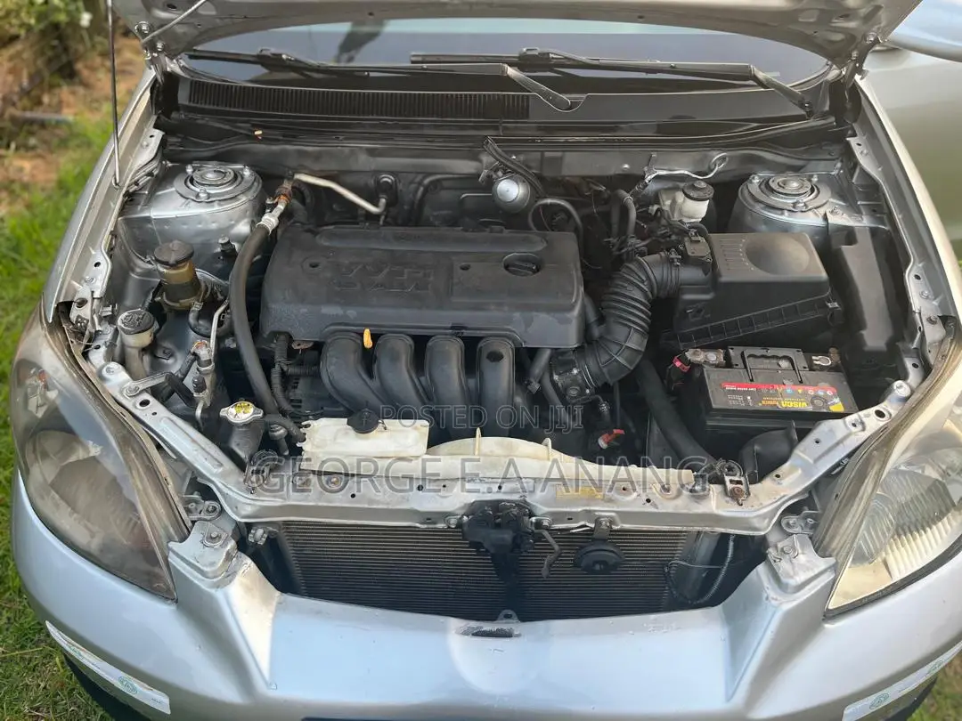 Toyota Matrix XR Hatchback FWD (1.8L 4cyl 4A) 2006 Silver