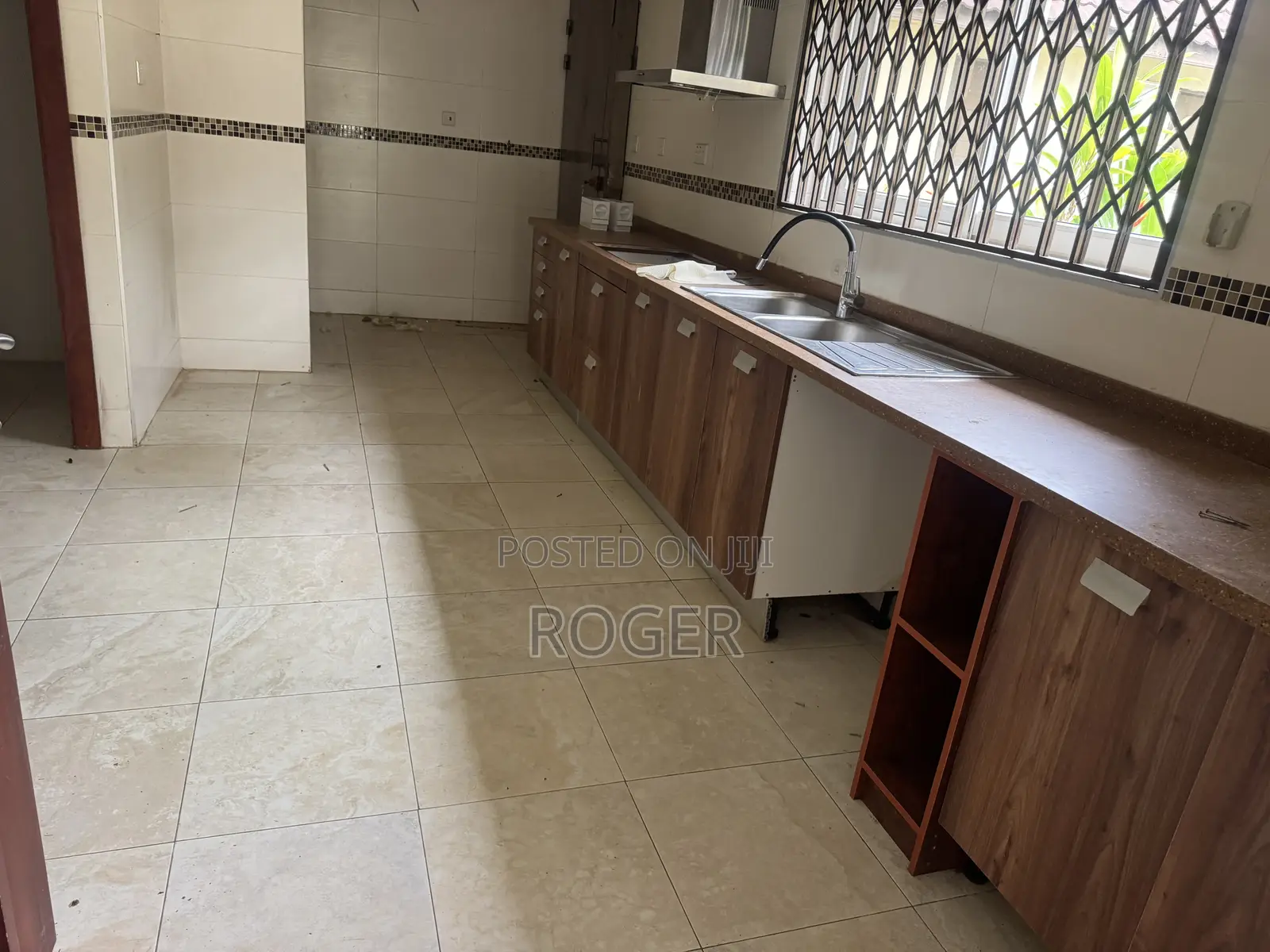 4bdrm House in Cantonment, Cantonments for rent