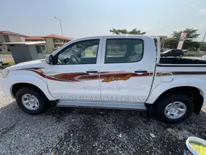 Toyota Hilux 2012 White