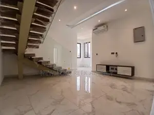 5bdrm Duplex in East Legon Hills, Accra Metropolitan for sale
