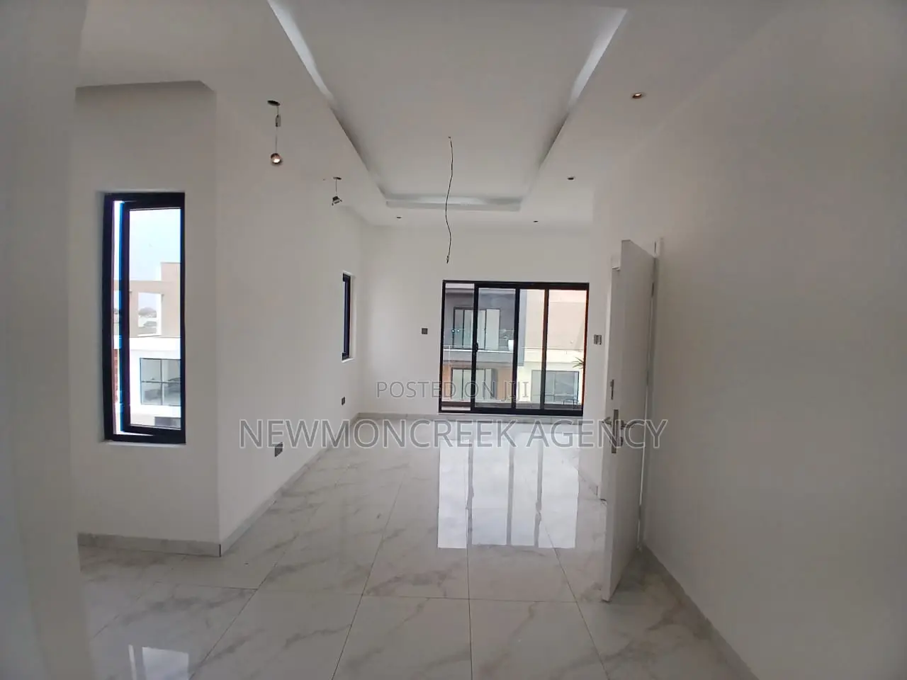 5bdrm Duplex in East Legon Hills, Accra Metropolitan for sale