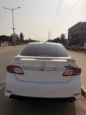 Toyota Corolla S 4dr Sedan (1.8L 4cyl CVT) 2016 White