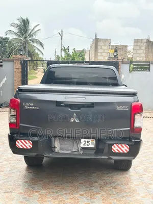 New Mitsubishi L200 2023 Gray