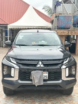 New Mitsubishi L200 2023 Gray