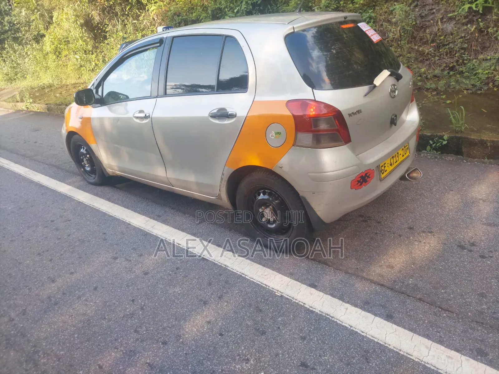Toyota Yaris 2010 Gold