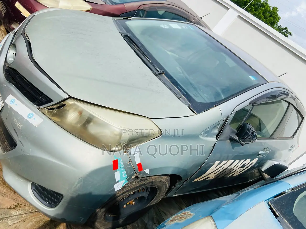 Toyota Vitz 2012 Silver