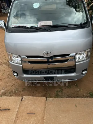 Toyota HiAce 2014 Silver