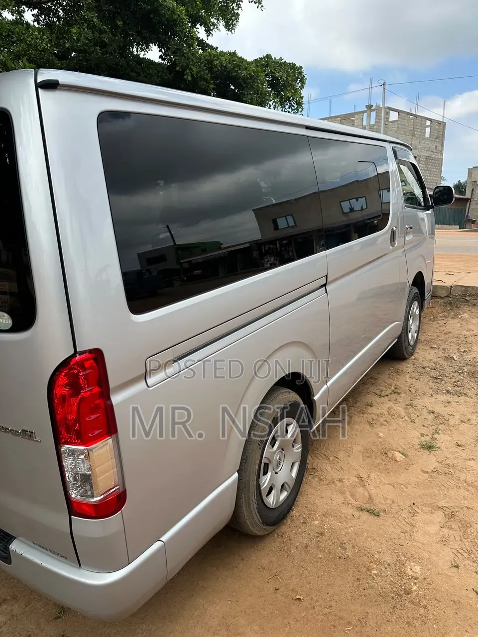 Toyota HiAce 2014 Silver