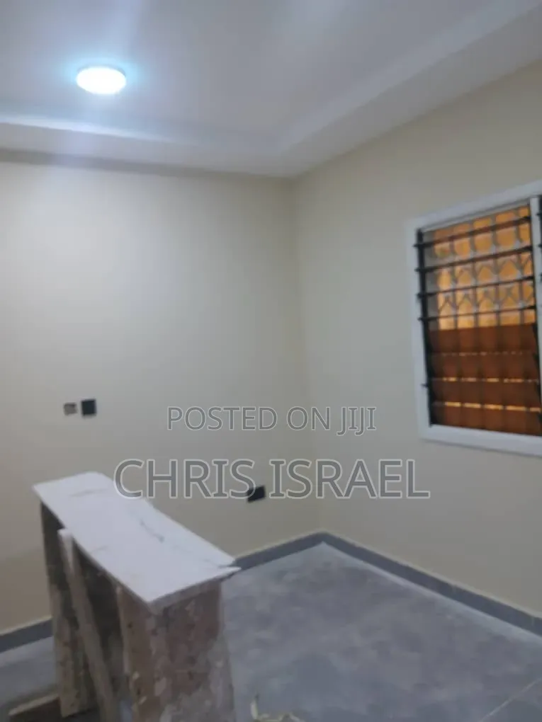 1bdrm Room & Parlour in Malejor for rent