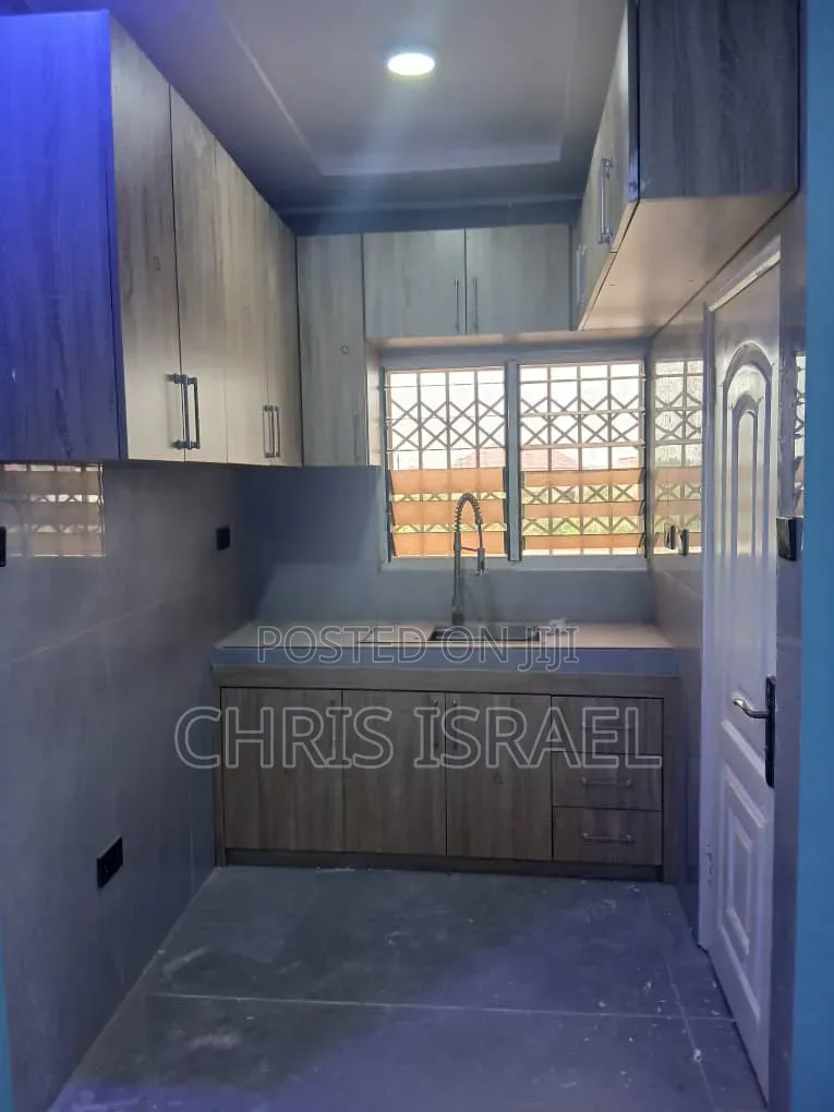 1bdrm Room & Parlour in Malejor for rent