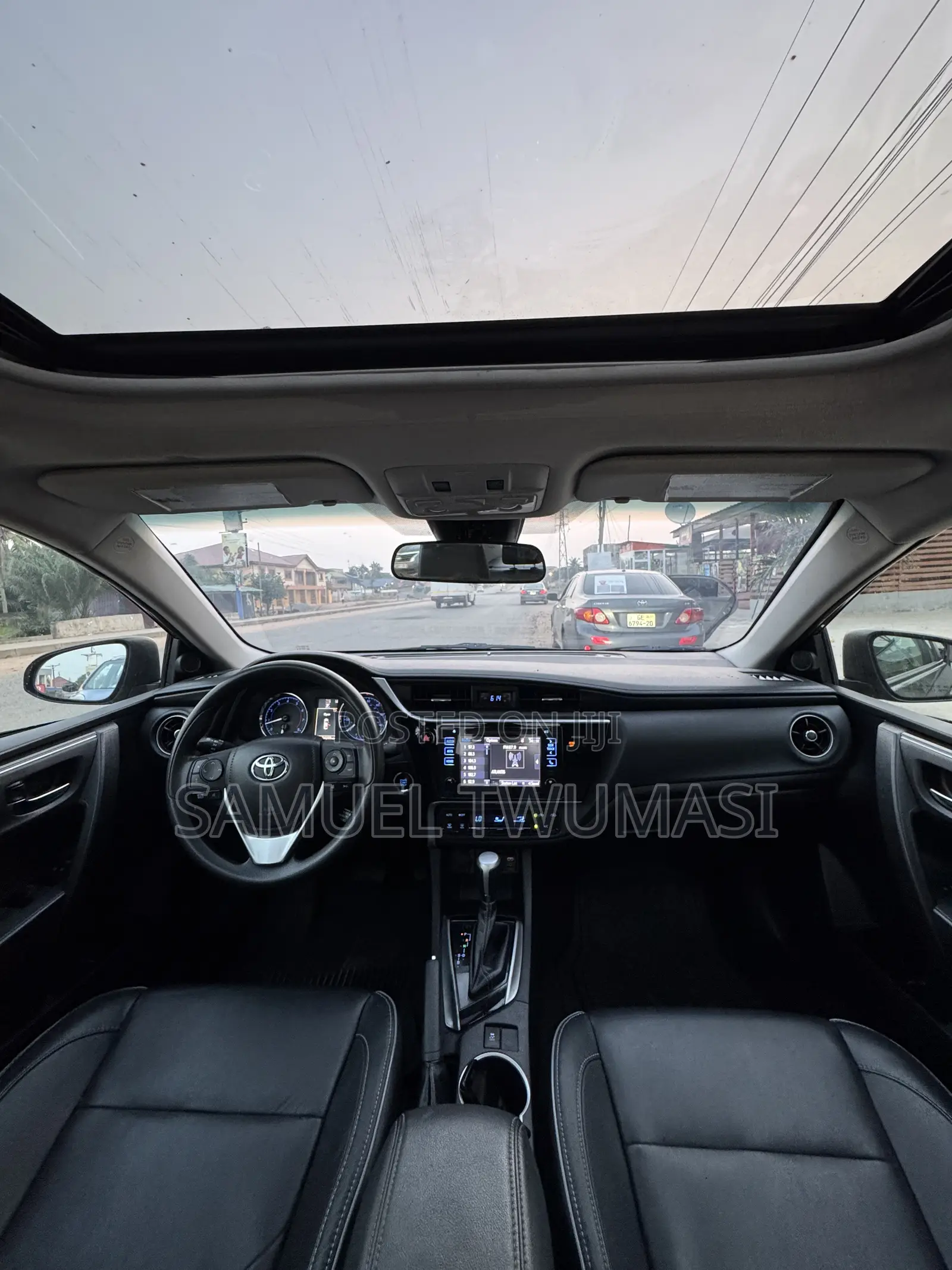 Toyota Corolla XLE 4dr Sedan (1.8L 4cyl CVT) 2017 Gray
