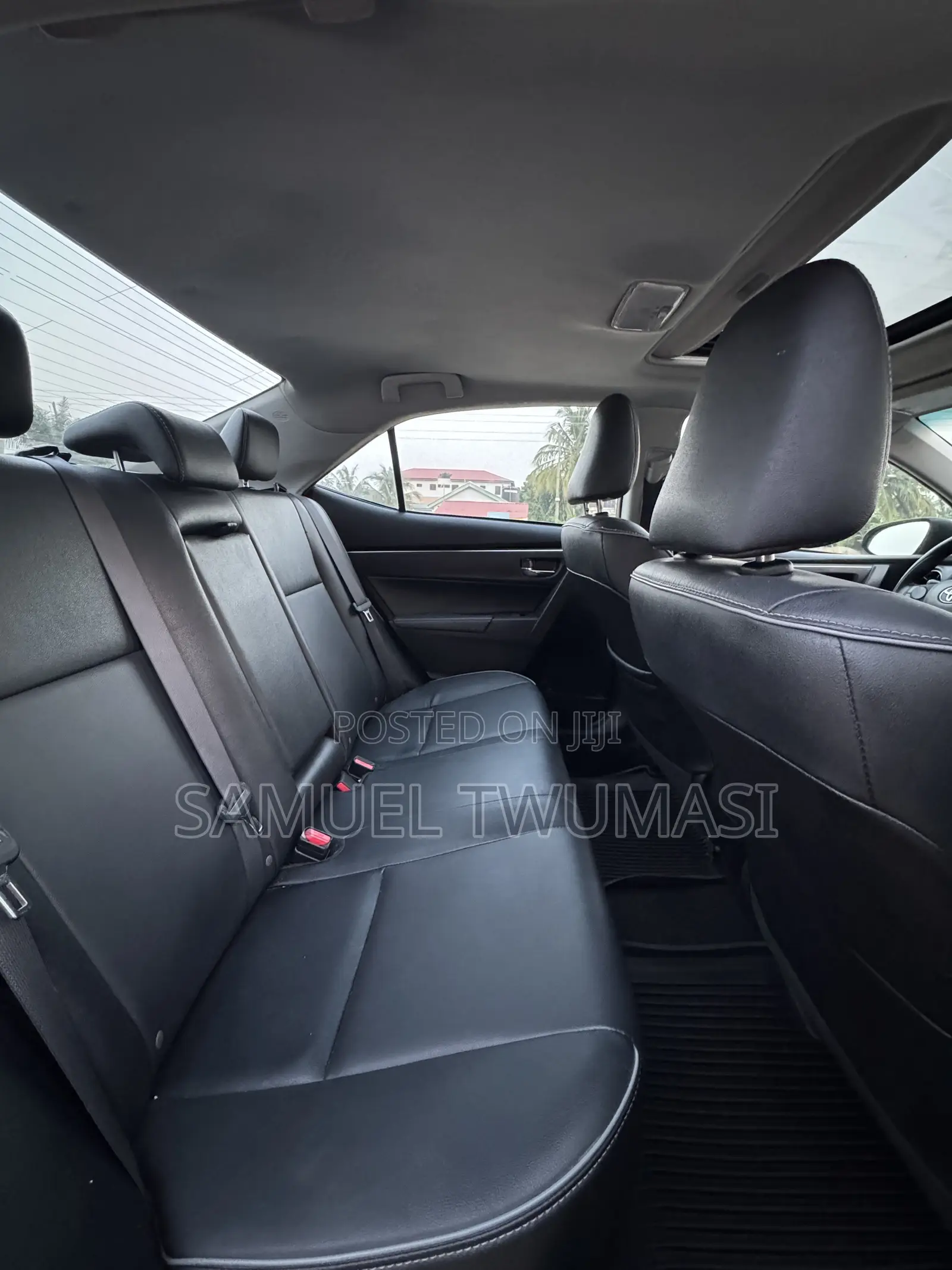 Toyota Corolla XLE 4dr Sedan (1.8L 4cyl CVT) 2017 Gray