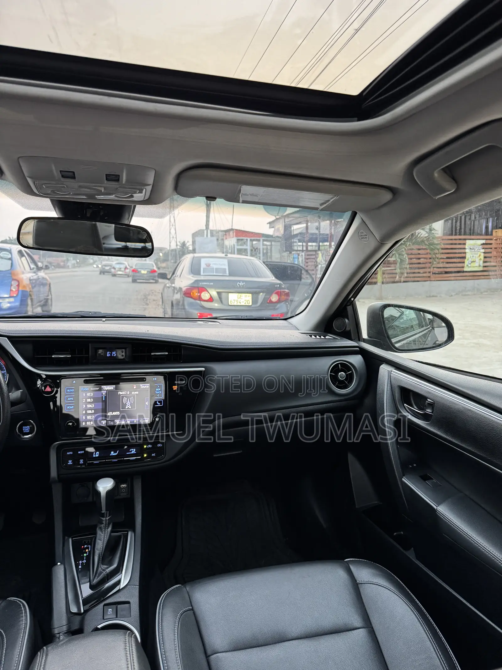 Toyota Corolla XLE 4dr Sedan (1.8L 4cyl CVT) 2017 Gray