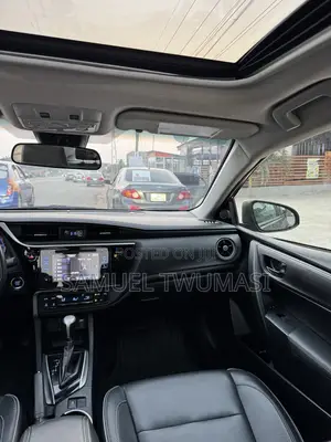 Toyota Corolla XLE 4dr Sedan (1.8L 4cyl CVT) 2017 Gray