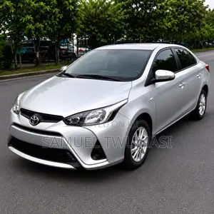 Toyota Yaris 2018 Silver