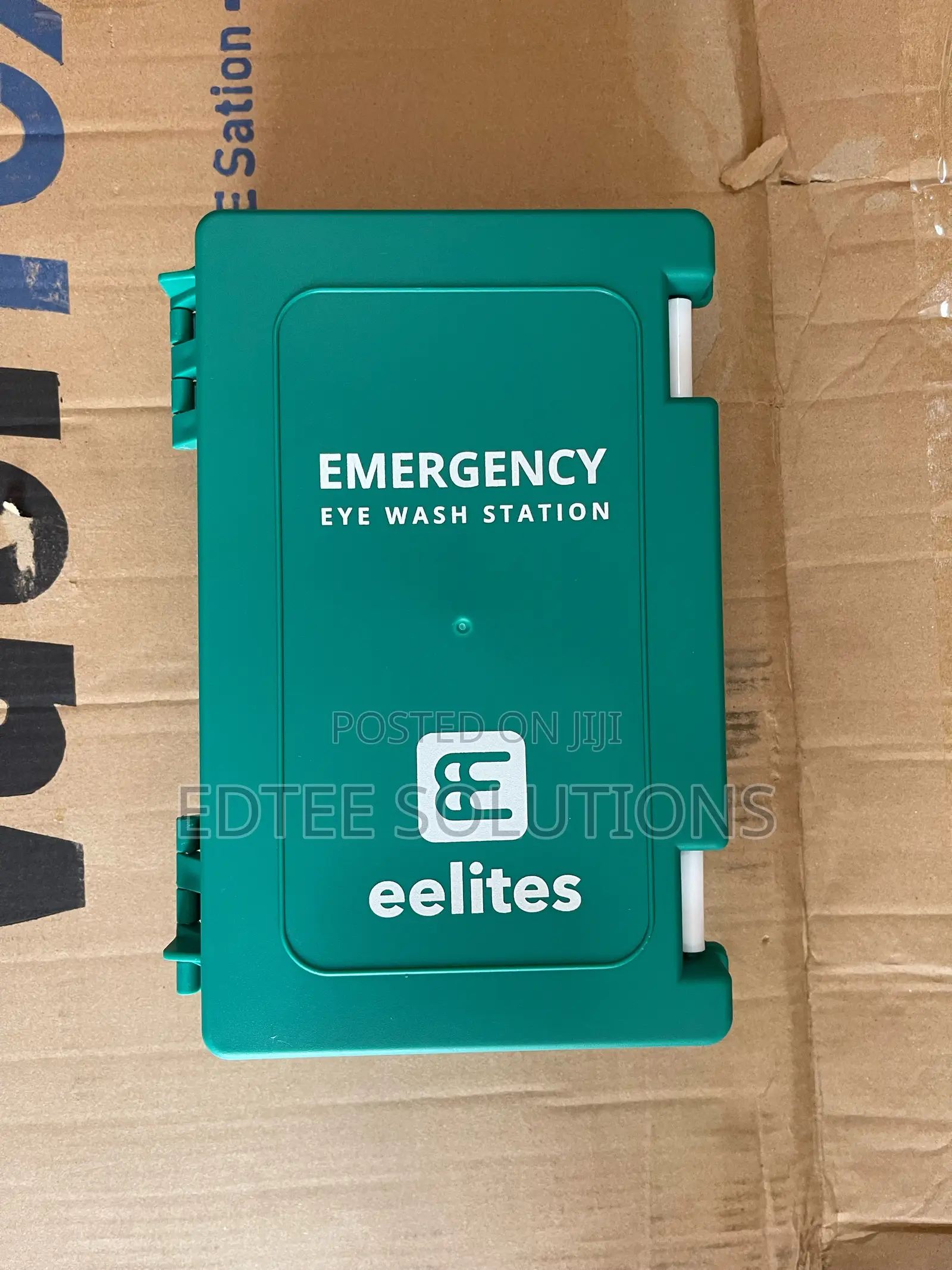 Longbow Emergency Eyewash Station (Wall Mount)