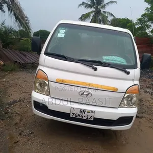 Hyundai H1 2010 White