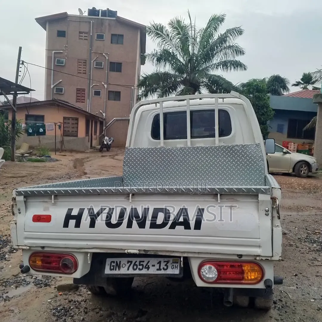 Hyundai H1 2010 White