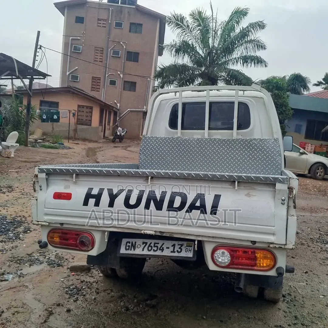 Hyundai H1 2010 White