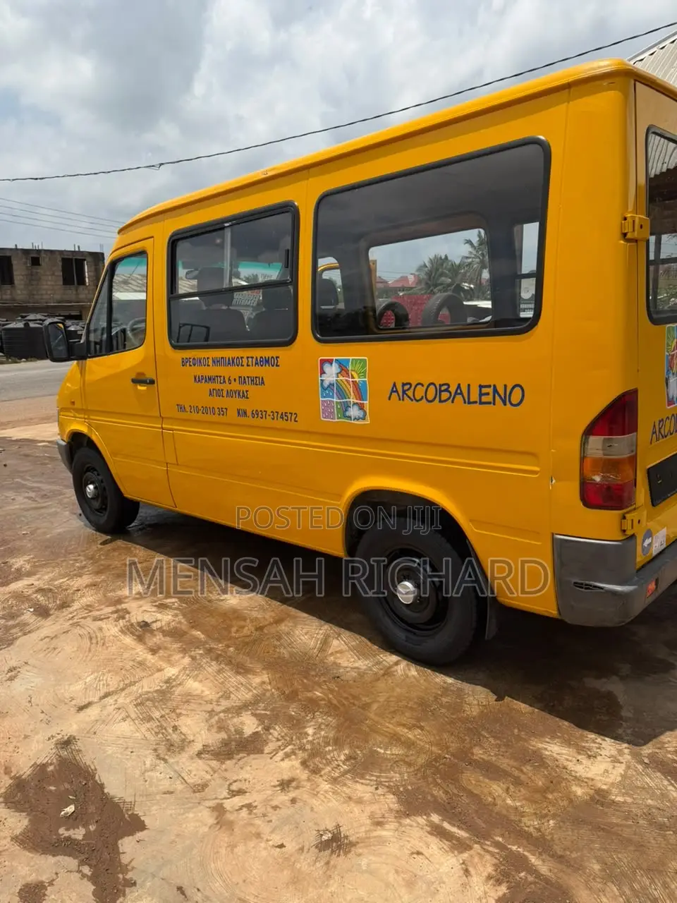 Mercedes-Benz Sprinter 1995 Yellow
