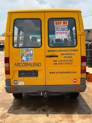 Mercedes-Benz Sprinter 1995 Yellow