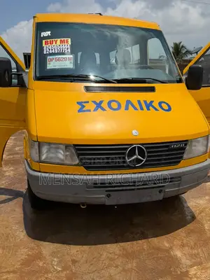 Mercedes-Benz Sprinter 1995 Yellow