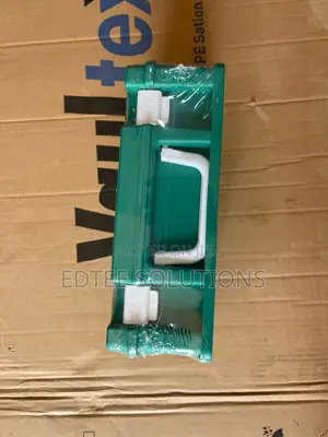 Longbow Emergency Eyewash Station (Wall Mount)