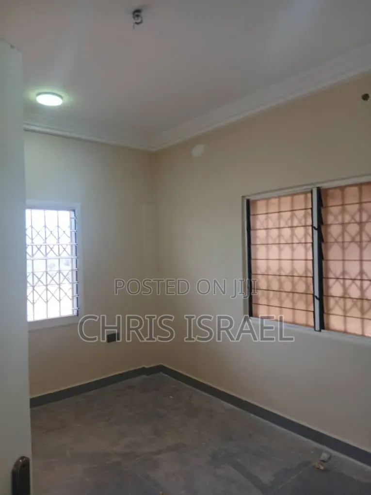 1bdrm Room & Parlour in Malejor for rent