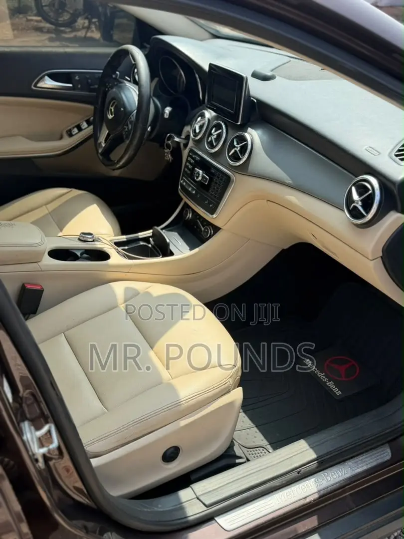 Mercedes-Benz GLA 250 2015