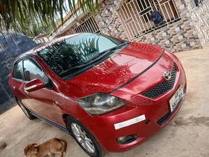 Toyota Yaris 2005 Red