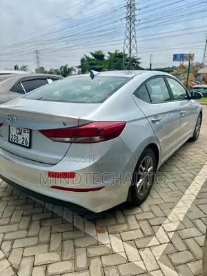 Hyundai Elantra Limited 2018 White