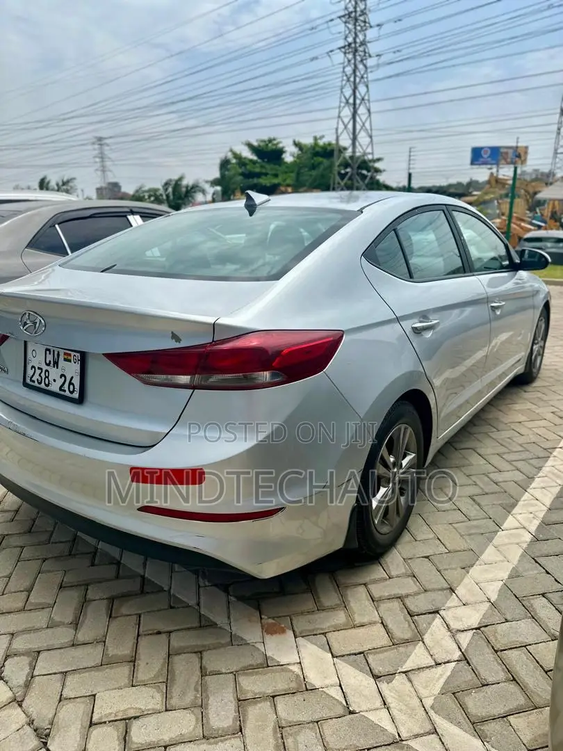Hyundai Elantra Limited 2018 White
