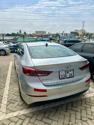 Hyundai Elantra Limited 2018 White