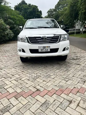 Toyota Hilux 3.0 D-4D 4x4 2013 White