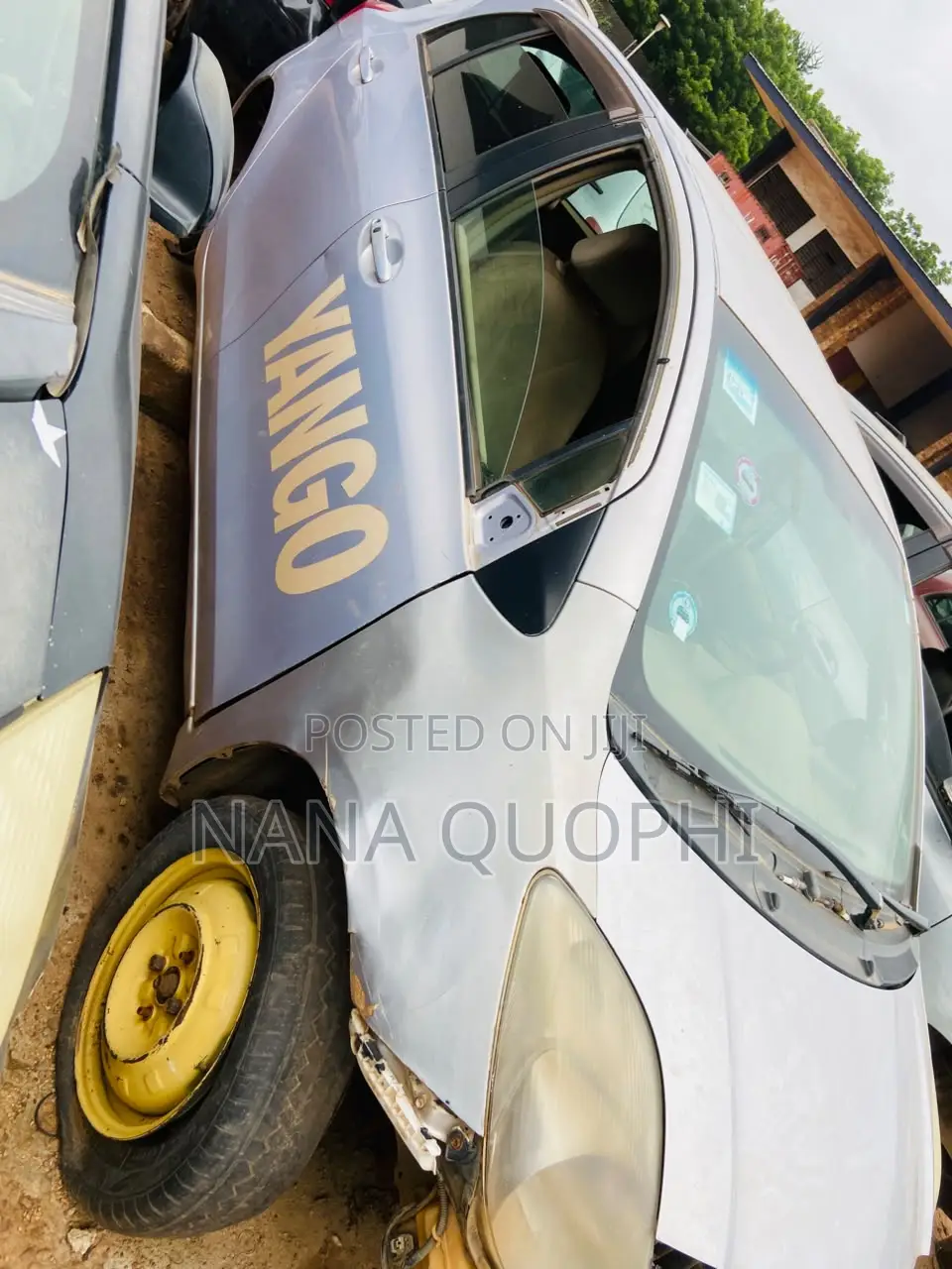 Toyota Vitz 2010 Silver