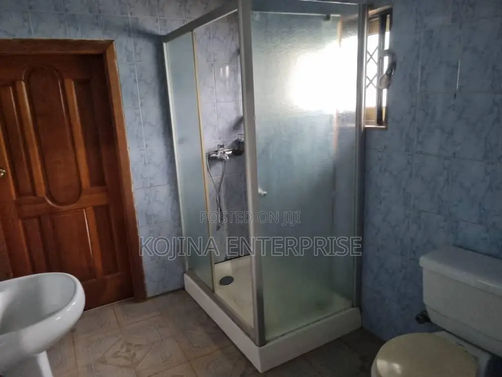 5bdrm House in Ahenema Kokoben, Kumasi Metropolitan for rent