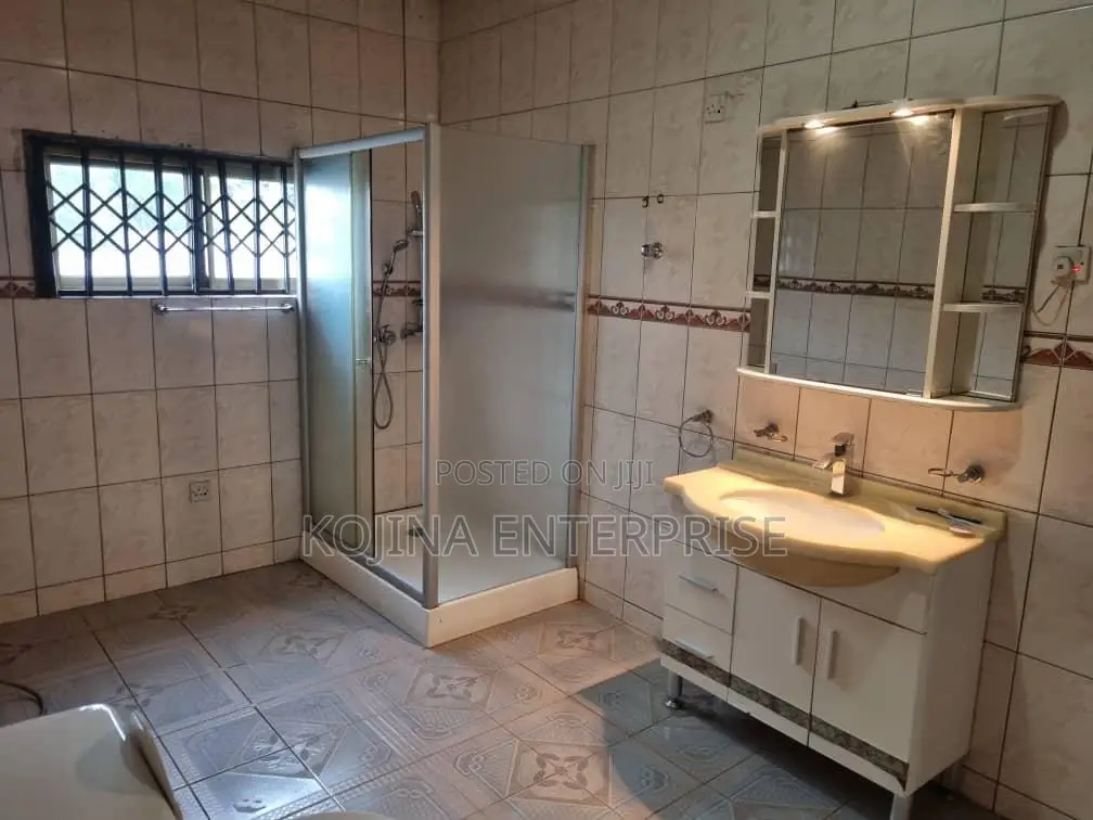 5bdrm House in Ahenema Kokoben, Kumasi Metropolitan for rent