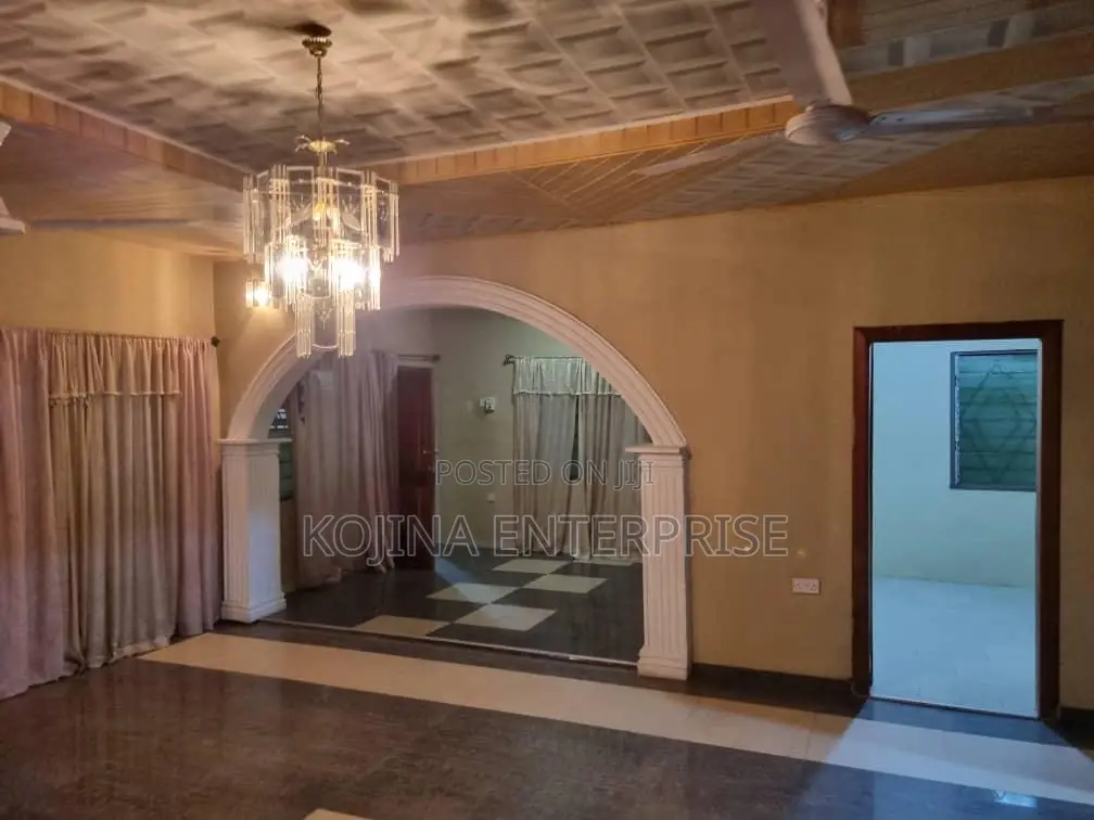 5bdrm House in Ahenema Kokoben, Kumasi Metropolitan for rent