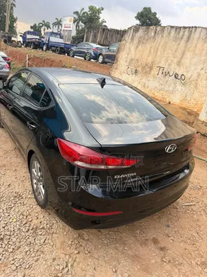 Hyundai Elantra 2017 Black
