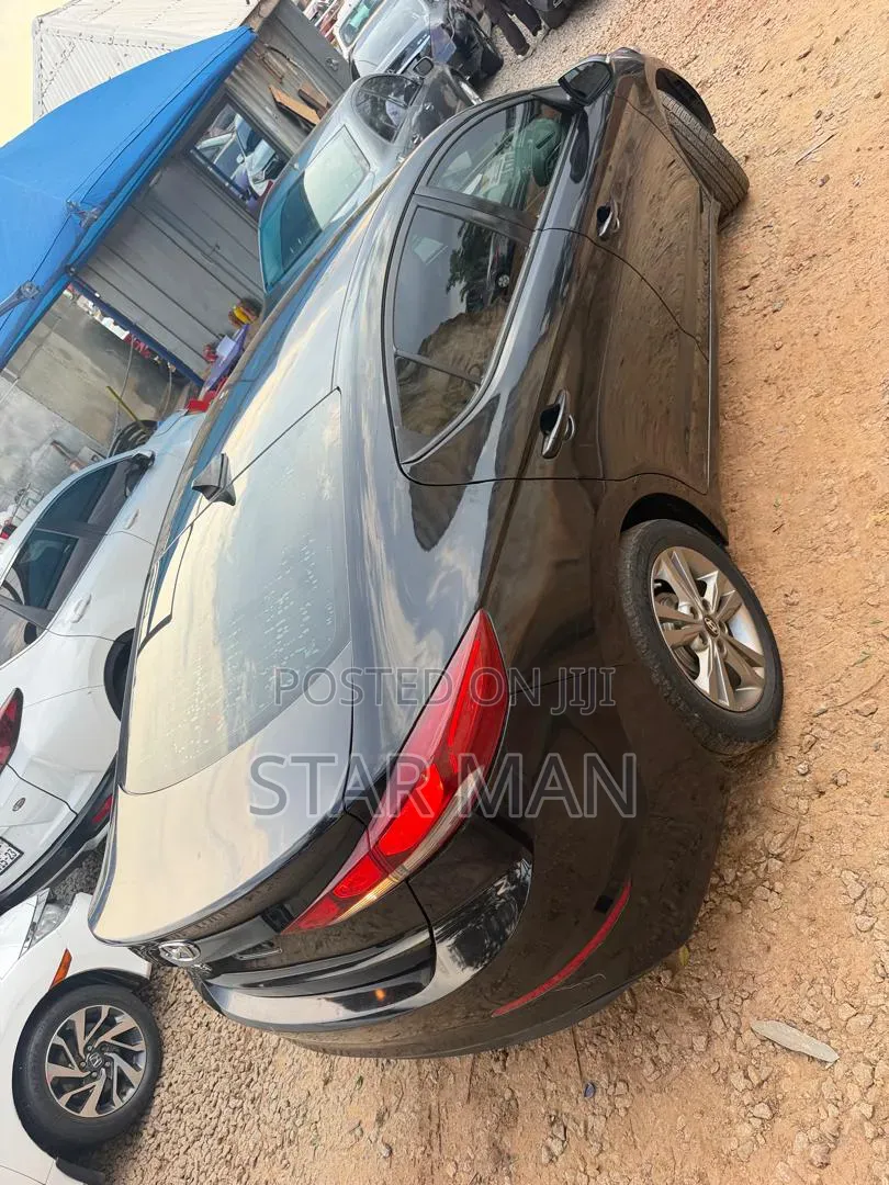 Hyundai Elantra 2017 Black