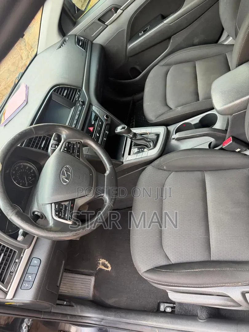 Hyundai Elantra 2017 Black