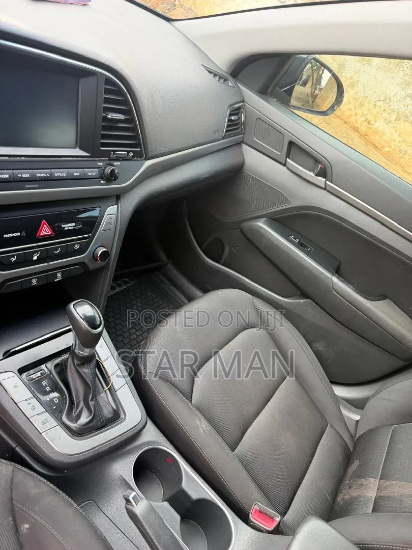 Hyundai Elantra 2017 Black