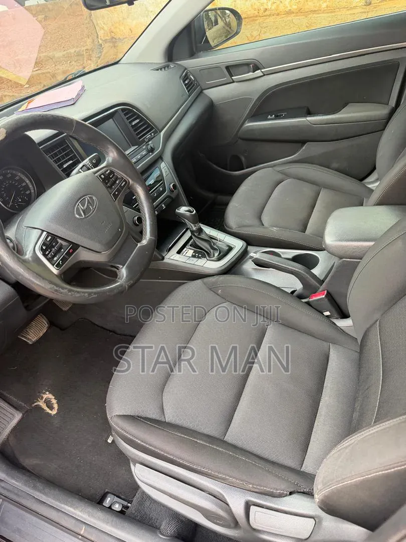 Hyundai Elantra 2017 Black