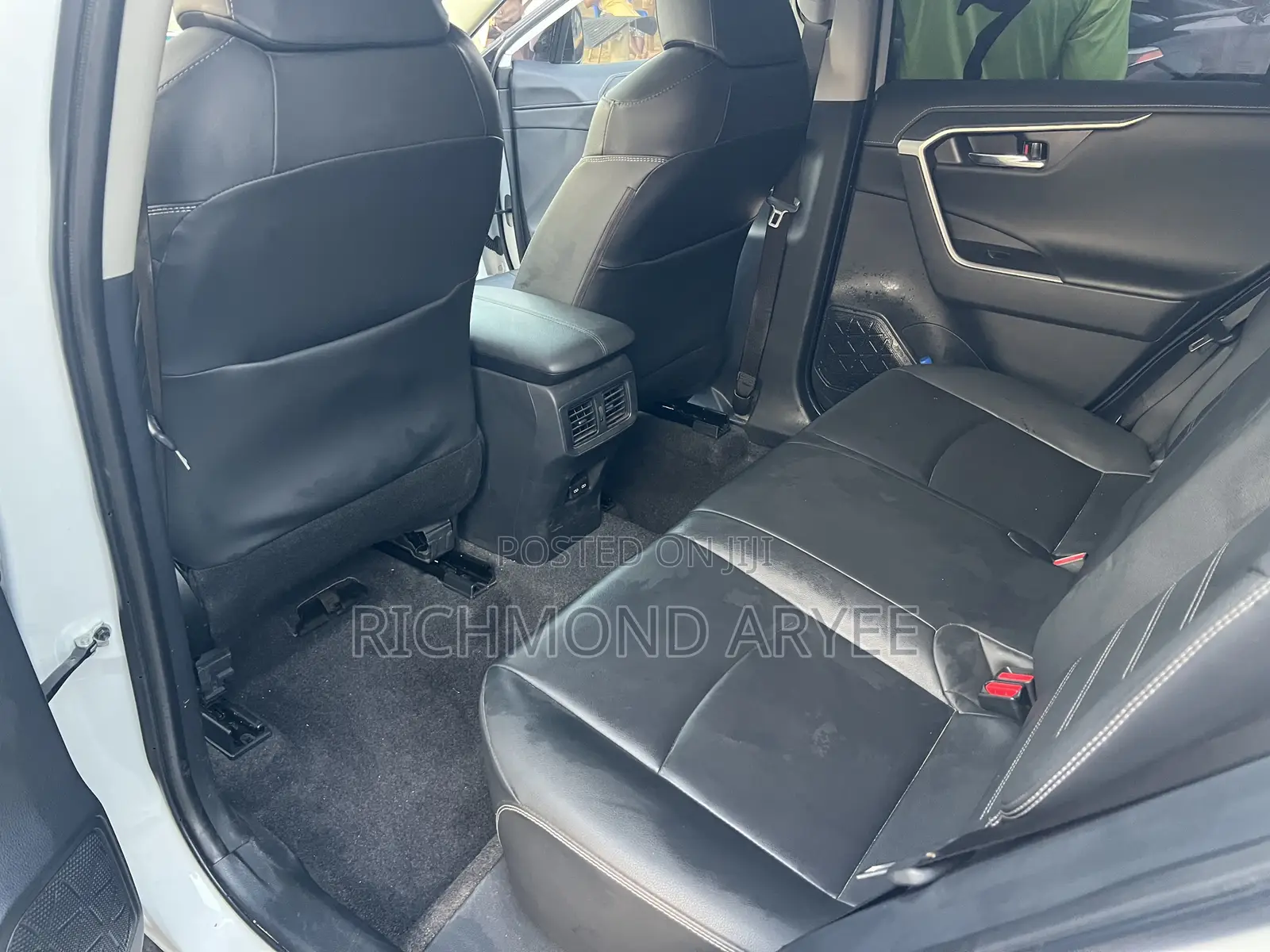 Toyota RAV4 LE FWD 2023 White