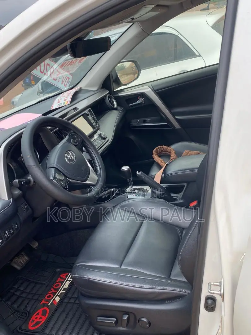 Toyota RAV4 Limited 4dr SUV AWD (2.5L 4cyl 6A) 2018 White