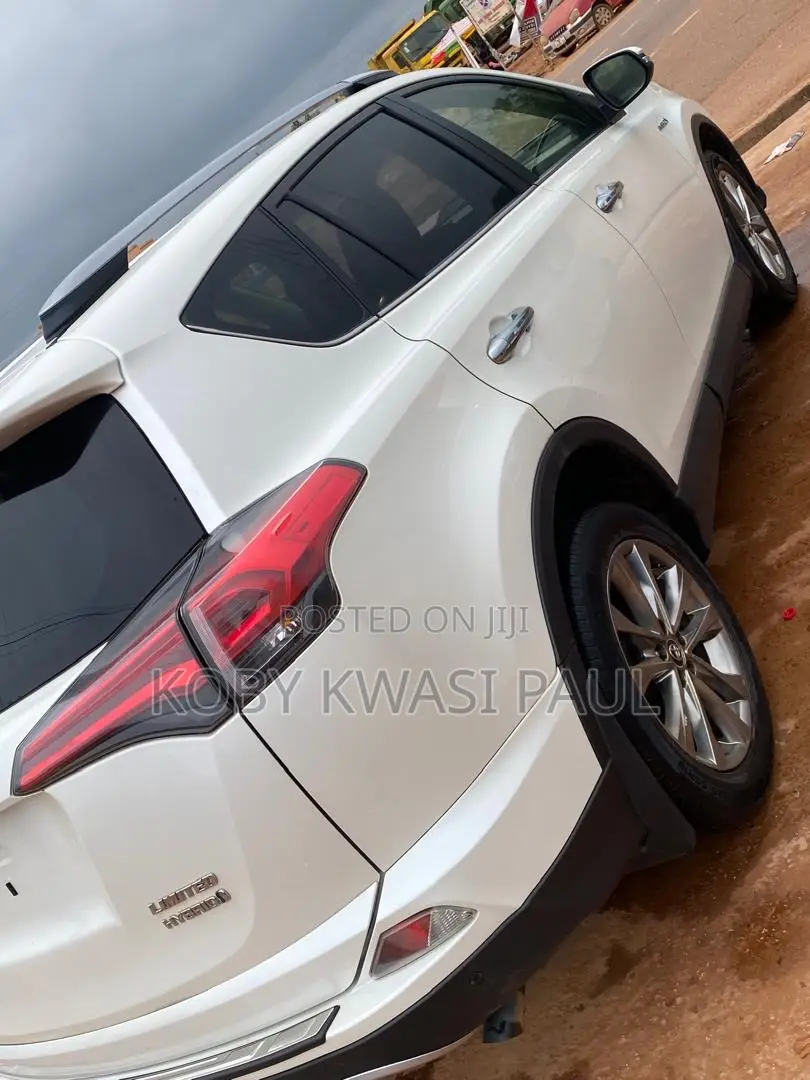 Toyota RAV4 Limited 4dr SUV AWD (2.5L 4cyl 6A) 2018 White