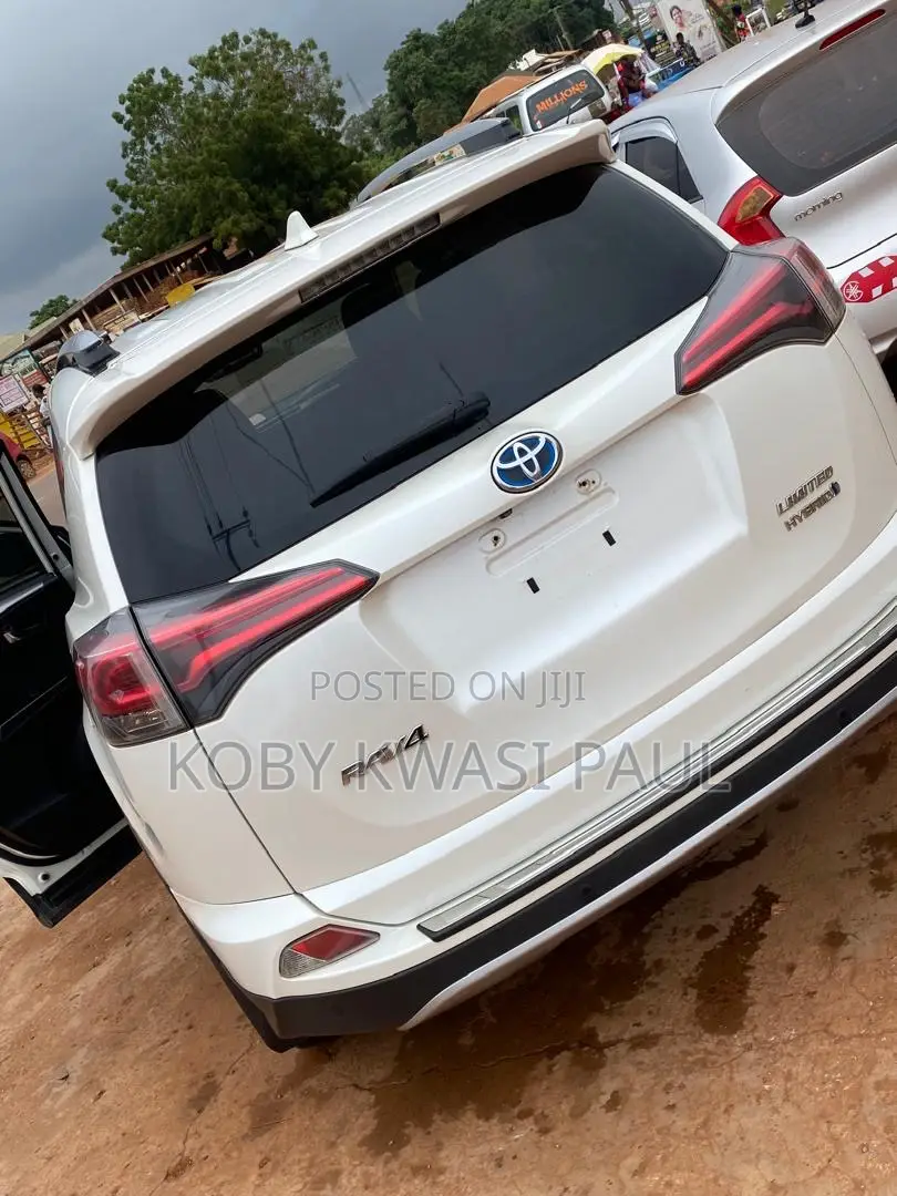 Toyota RAV4 Limited 4dr SUV AWD (2.5L 4cyl 6A) 2018 White