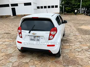 Chevrolet Spark 1LT 4dr Hatchback (1.2L 4cyl 5M) 2015 White