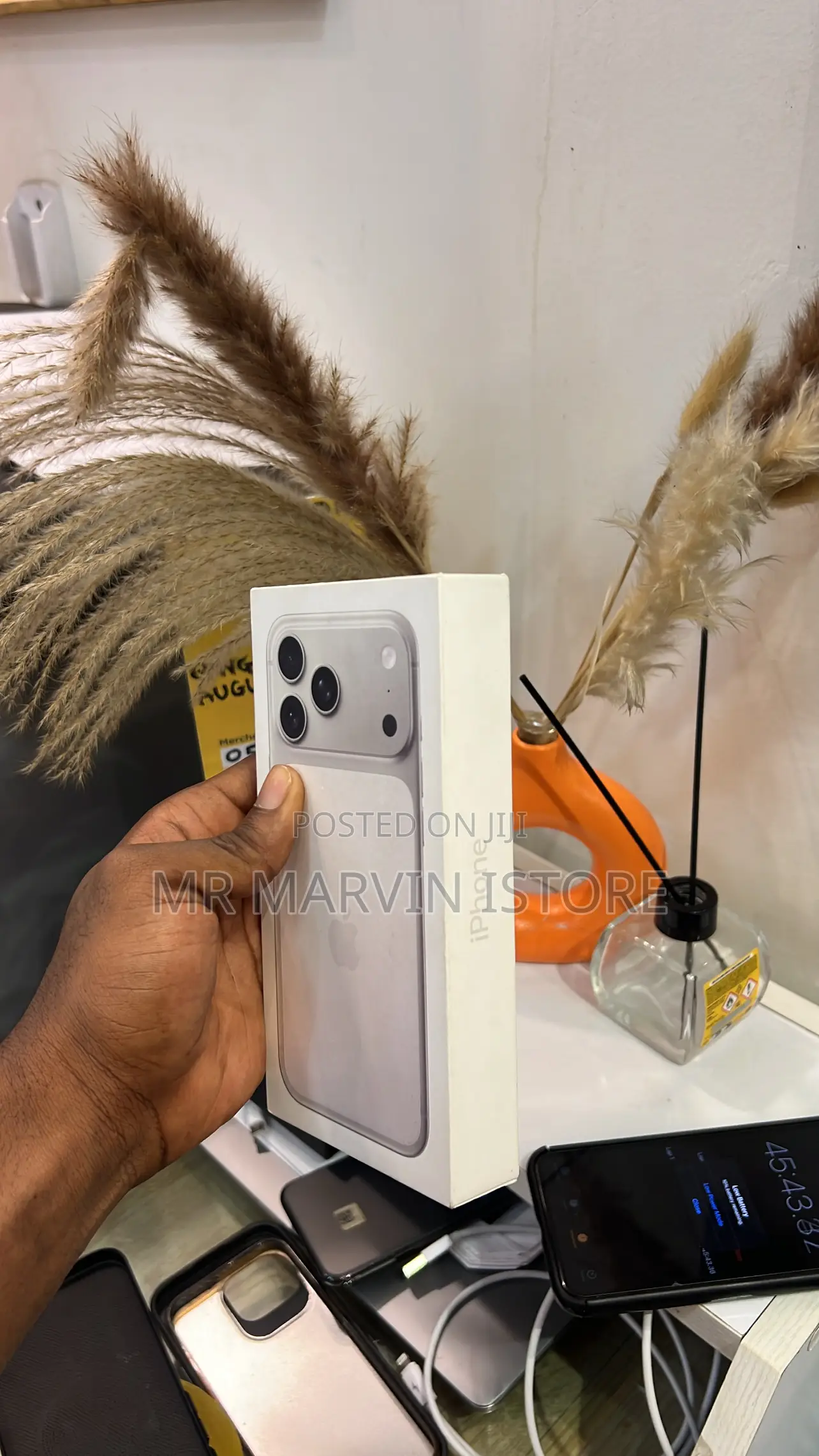 New Apple iPhone 17 Pro Max 256 GB White